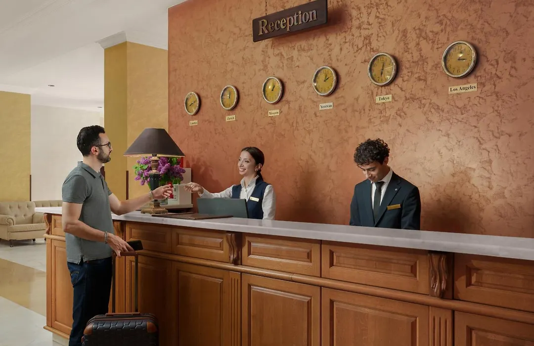 Ani Plaza Hotel-1